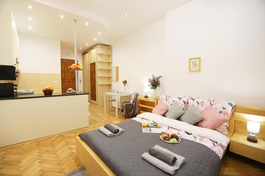 Batorego Cosy Apartment 2 คราคูฟ ภายนอก รูปภาพ